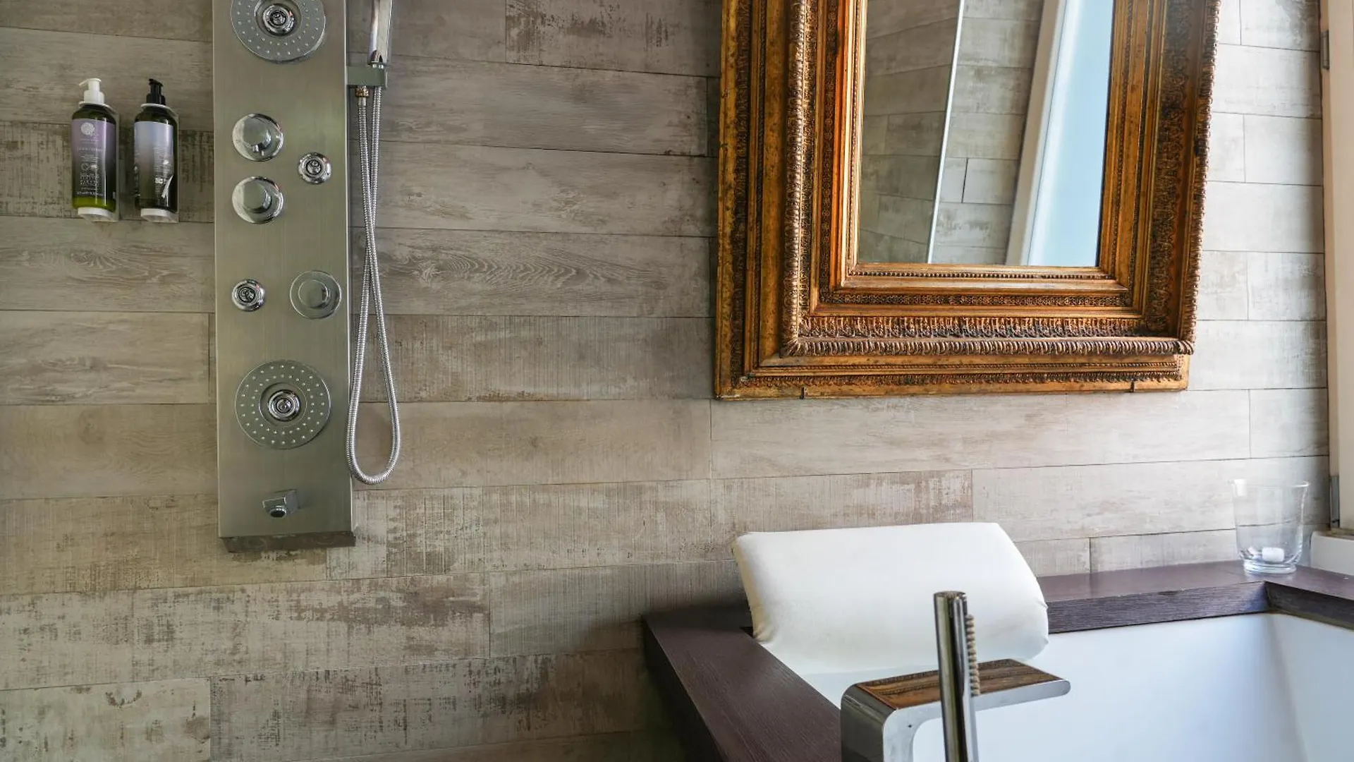 *** Affittacamere Corso Boutique Luxury Rooms Roma Italia